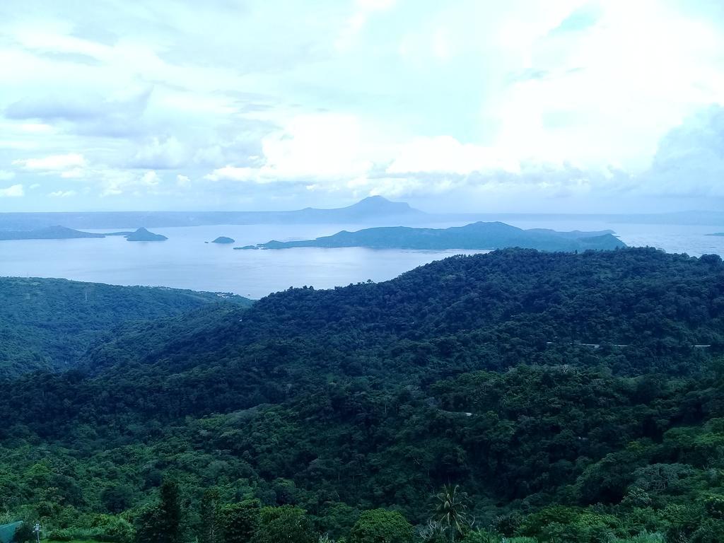 Migs Place At Tagaytay Prime タガイタイ エクステリア 写真